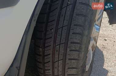Хэтчбек Mazda 323 1989 в 