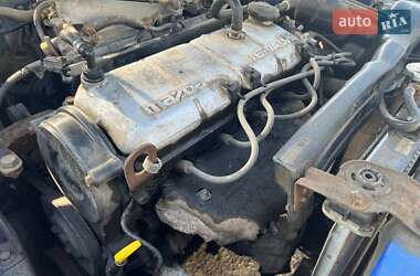 Седан Mazda 323 1991 в 