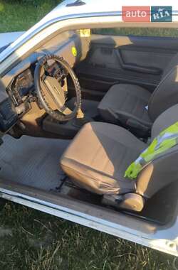 Хэтчбек Mazda 323 1989 в 