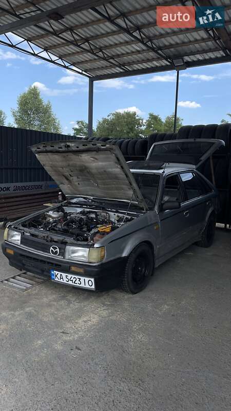 Mazda 323 1987