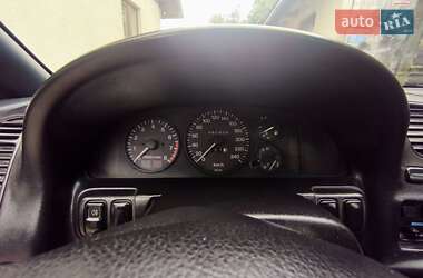 Хэтчбек Mazda 323 1996 в 