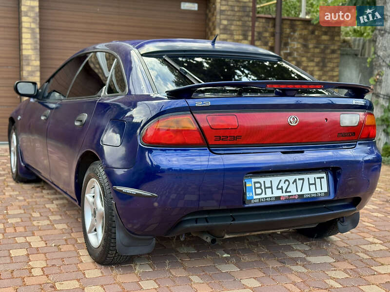 Седан Mazda 323 1995 в Одессе