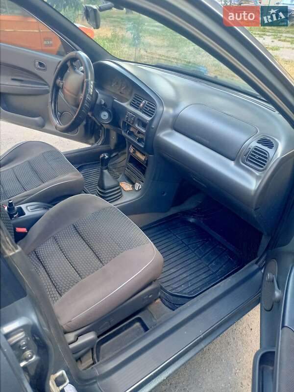 Хетчбек Mazda 323 1995 в Кропивницькому