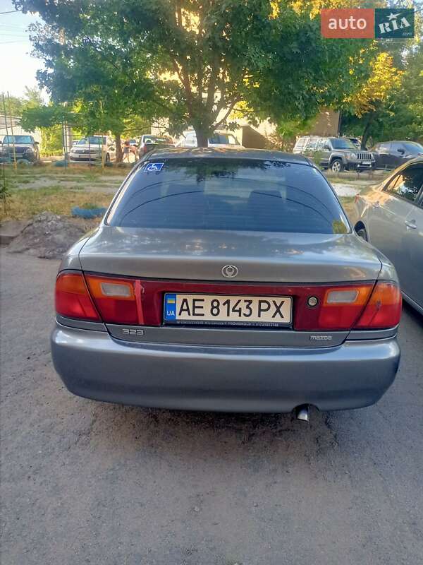 Хэтчбек Mazda 323 1995 в Кропивницком