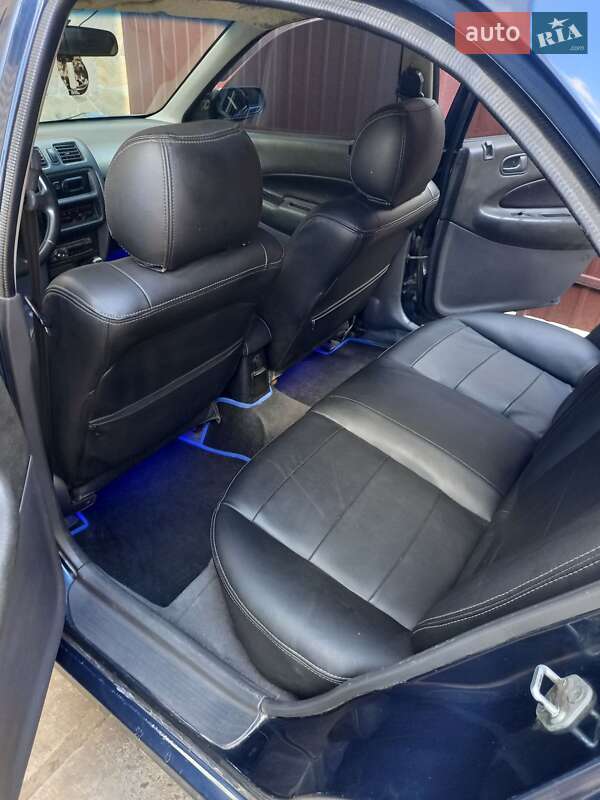 Седан Mazda 323 1997 в Запоріжжі