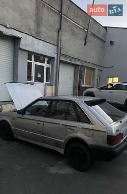 Хэтчбек Mazda 323 1987 в 