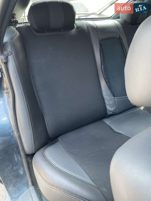 Седан Mazda 323 1995 в Каменском