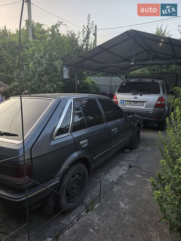 Хэтчбек Mazda 323 1987 в Новомосковске
