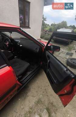 Хэтчбек Mazda 323 1992 в 