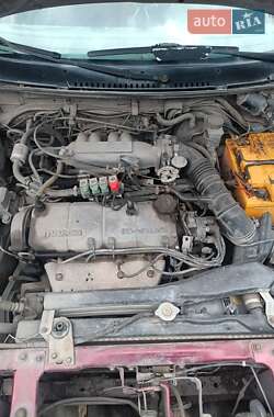 Хэтчбек Mazda 323 1994 в 