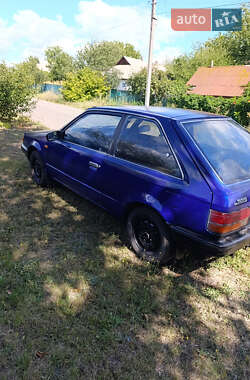 Хэтчбек Mazda 323 1987 в 