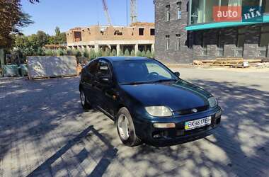 Хэтчбек Mazda 323 1996 в 