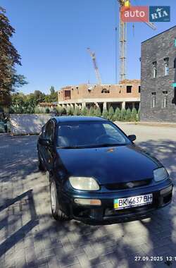 Хэтчбек Mazda 323 1996 в 