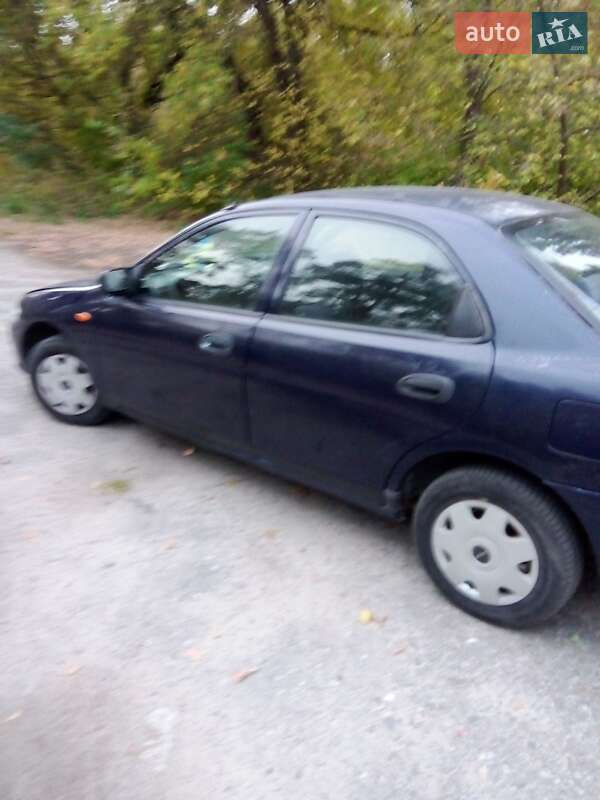 Седан Mazda 323 1997 в Переяславе
