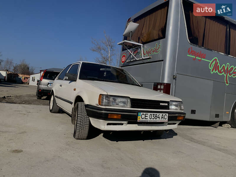 Хэтчбек Mazda 323 1987 в 