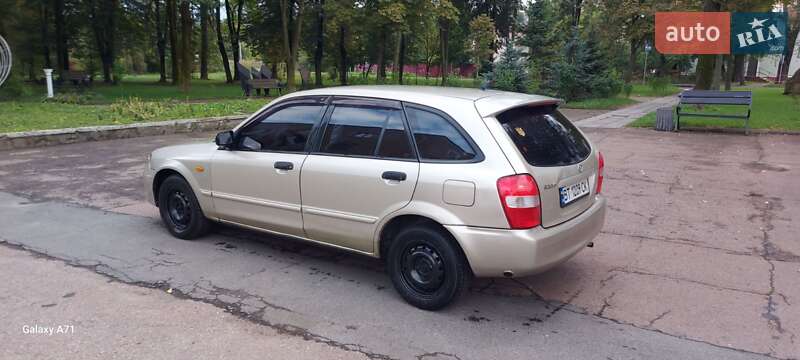 Хэтчбек Mazda 323 2002 в Калуше