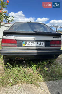 Хэтчбек Mazda 323 1988 в 
