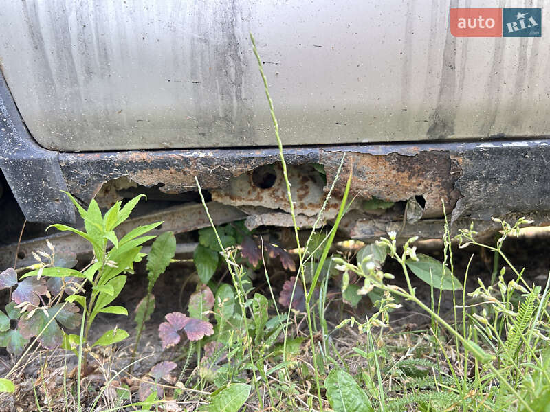 Хэтчбек Mazda 323 1988 в Каменец-Подольском