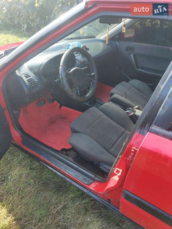 Хетчбек Mazda 323 1994 в Нововолинську
