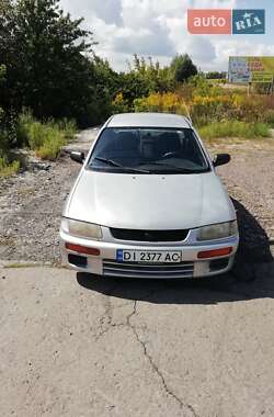 Седан Mazda 323 1996 в Ровно