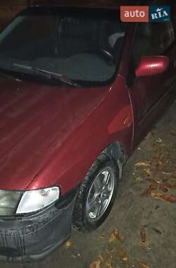 Хетчбек Mazda 323 2001 в 