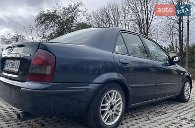 Седан Mazda 323 1999 в 