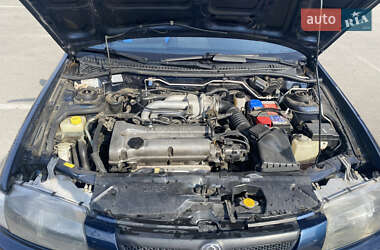 Седан Mazda 323 1997 в 