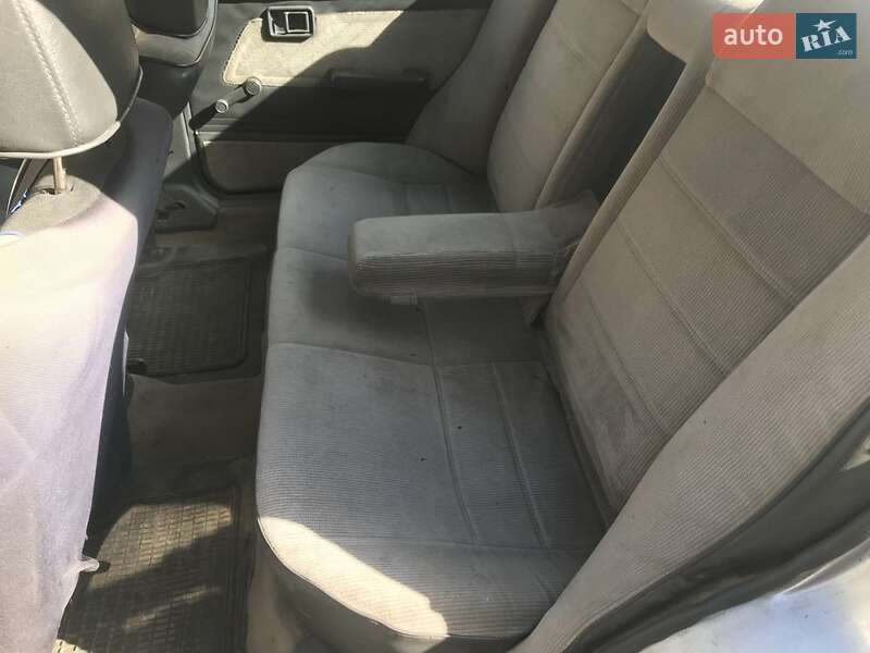 Седан Mazda 323 1987 в Буче фото 7 Седан Mazda 323 1987 в Буче