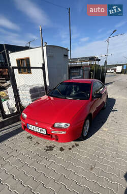 Хэтчбек Mazda 323 1995 в  фото 4 Хэтчбек Mazda 323 1995 в