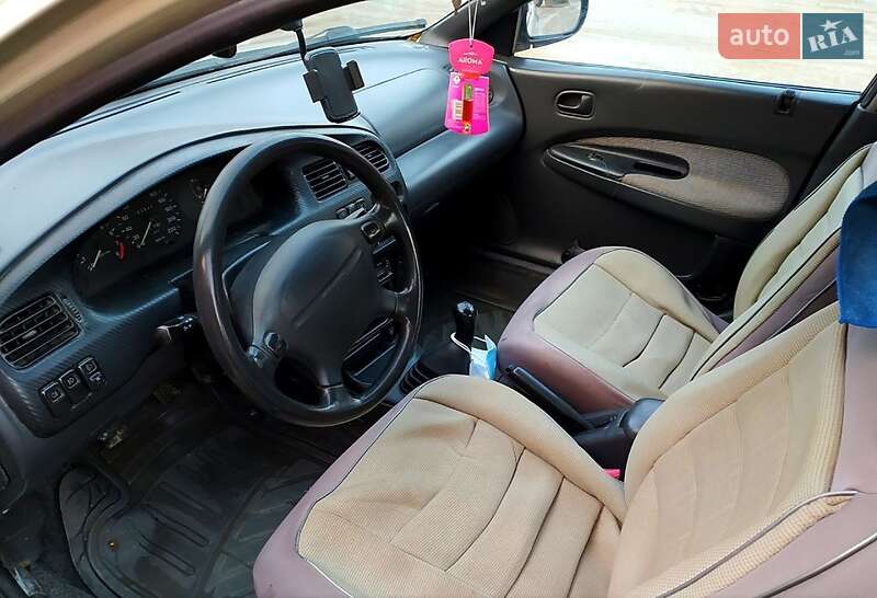 Седан Mazda 323 1995 в Білгороді-Дністровському фото 3 Седан Mazda 323 1995 в Білгороді-Дністровському