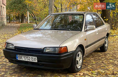 Седан Mazda 323 1996 в Рівному Седан Mazda 323 1996 в Рівному