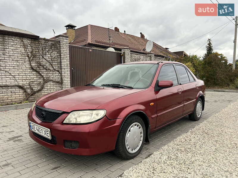 Mazda 323 2002