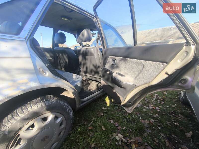 Хэтчбек Mazda 323 1989 в Хмельницком