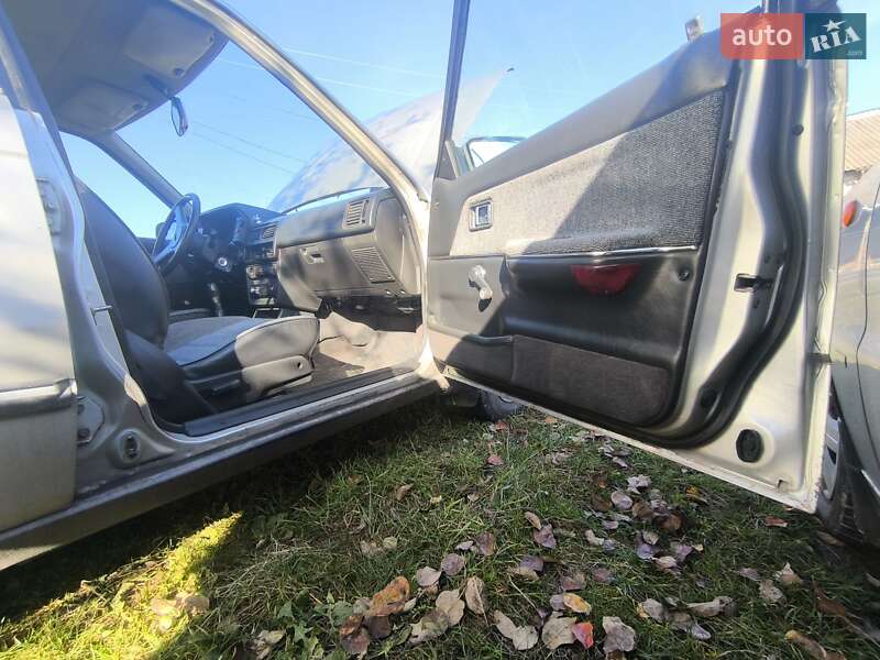 Хэтчбек Mazda 323 1989 в Хмельницком