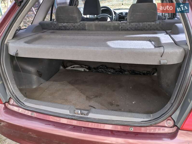 Хэтчбек Mazda 323 1998 в Киеве