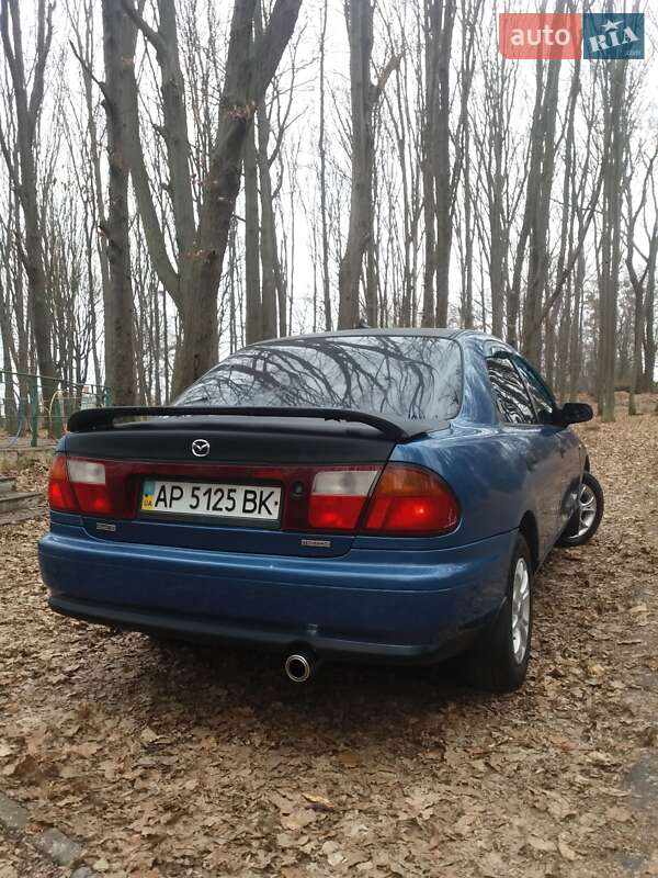 Седан Mazda 323 1998 в Жмеринке