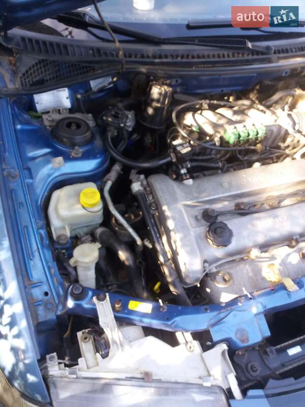 Седан Mazda 323 1998 в Жмеринке