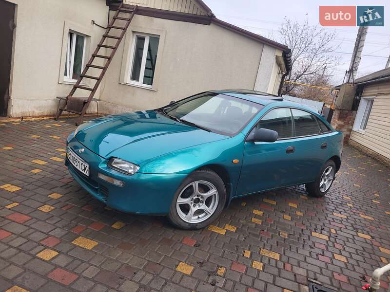 Хэтчбек Mazda 323 1996 в Подольске