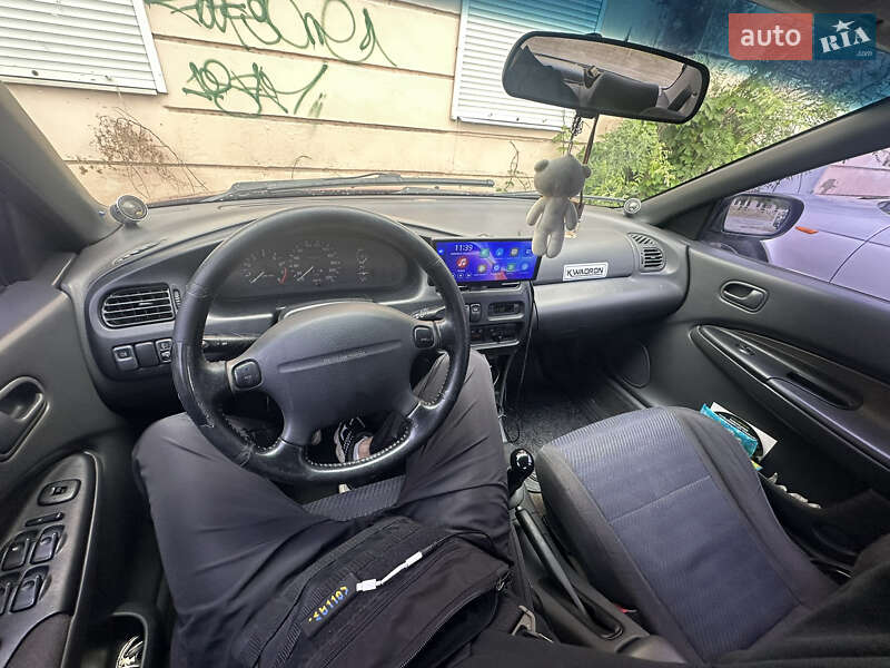 Седан Mazda 323 1996 в Миколаєві