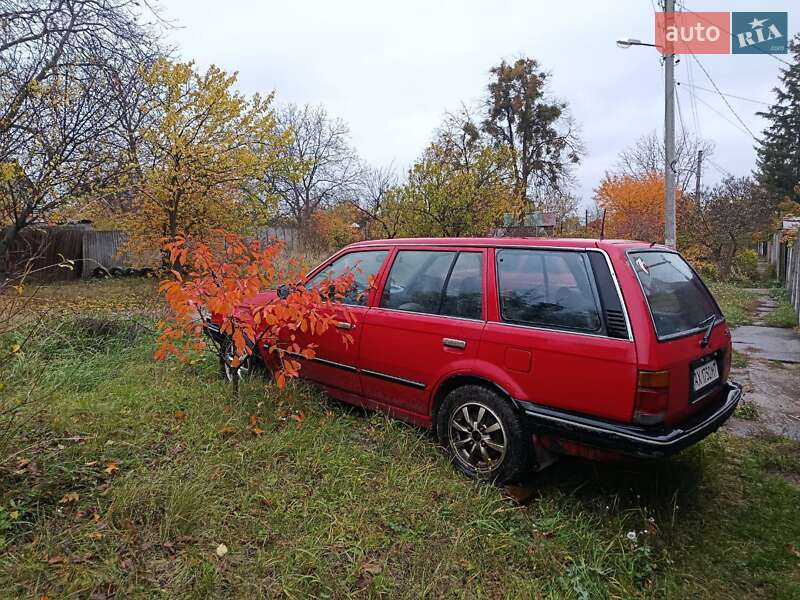 Універсал Mazda 323 1989 в Харкові