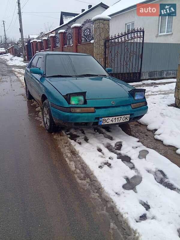 Седан Mazda 323 1992 в Львове