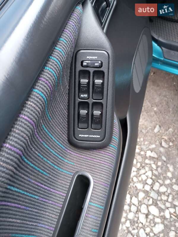 Седан Mazda 323 1995 в Кам'янському