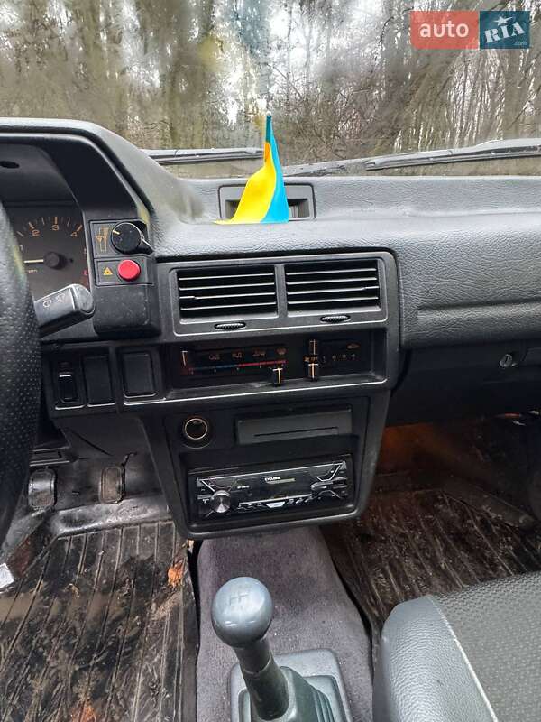 Хэтчбек Mazda 323 1987 в Хмельницком