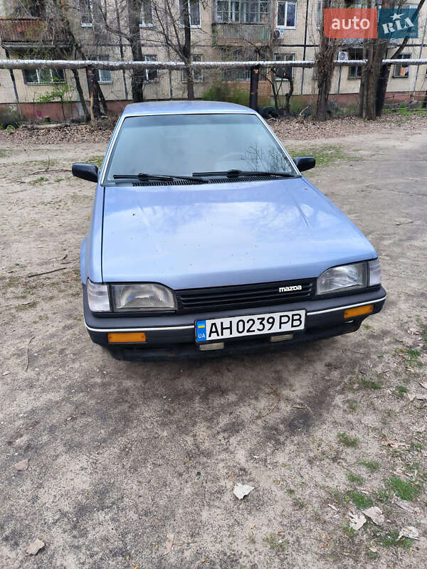 Mazda 323 1988