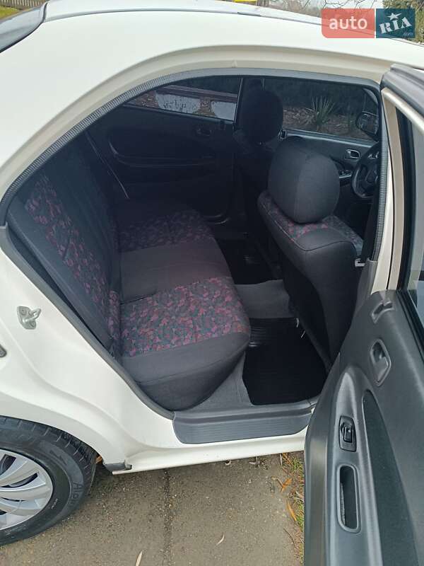 Седан Mazda 323 1998 в Чернівцях фото 26 Седан Mazda 323 1998 в Чернівцях