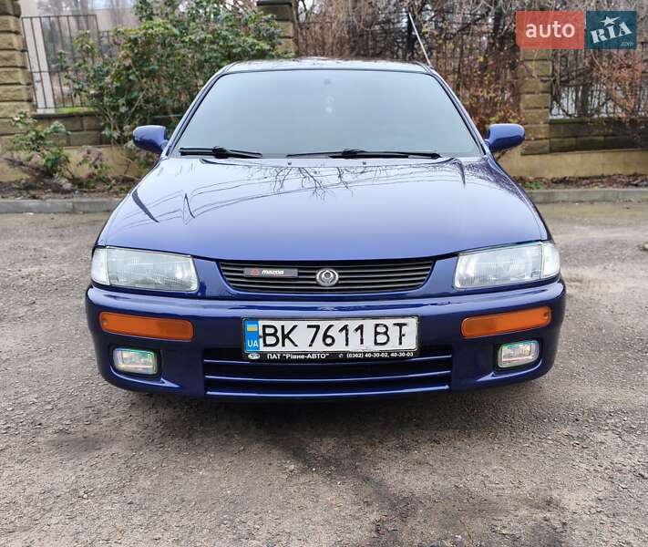 Седан Mazda 323 1996 в Ровно