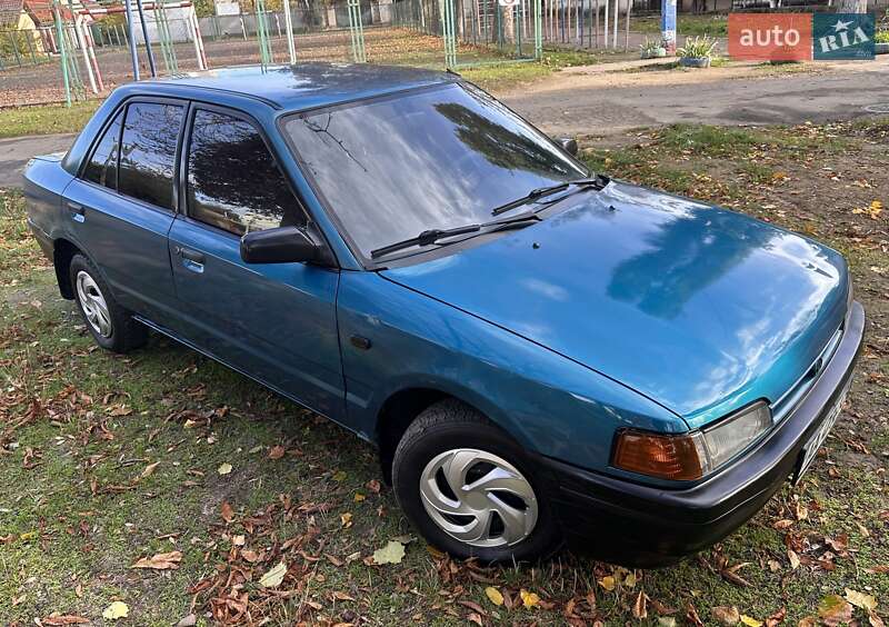 Mazda 323 1993