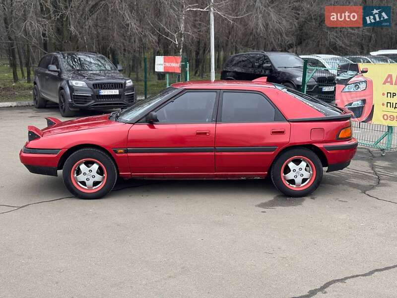 Седан Mazda 323 1990 в Запорожье