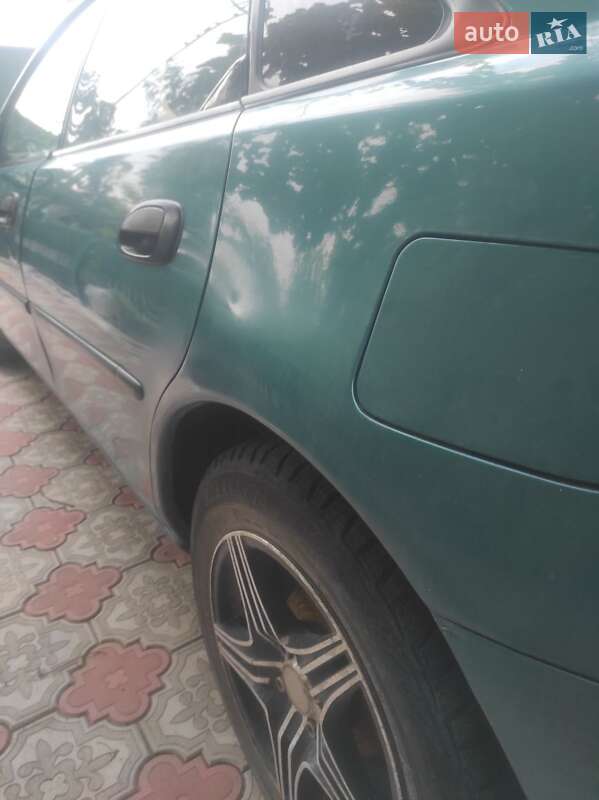 Хэтчбек Mazda 323 1995 в Раздельной