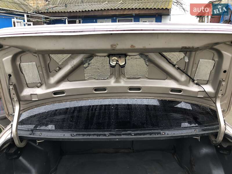 Седан Mazda 323 1991 в Ивановке фото 4 Седан Mazda 323 1991 в Ивановке